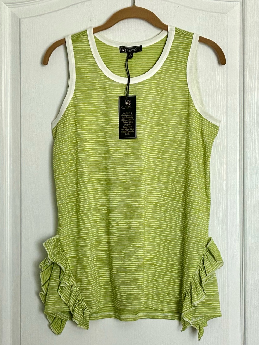 NWT DG2 Diane Gilman Tank, green, Size S